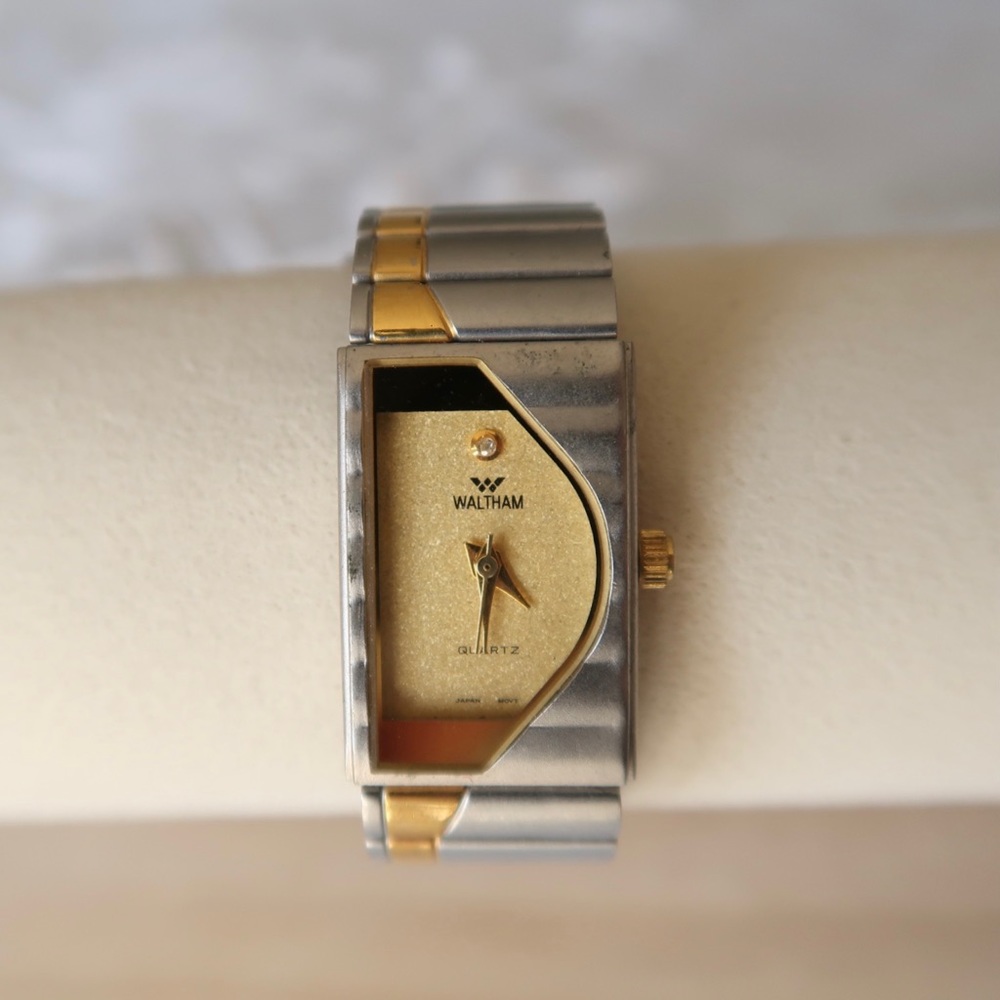 Vintage Waltham Quartz two tone watch - Picture 2 of 4